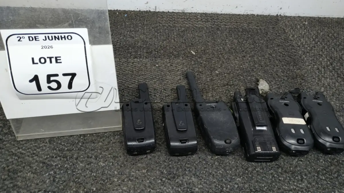 LOTE 157 - 06 RÁDIOS COMUNICADORES DE MARCAS E MODELOS DIVERSOS. (NO ESTADO) ATENÇÃO! FAZER A VISITAÇÃO ANTES DE ARREMATAR, NÃO SABEMOS SE FUNCIONA, LEILÃO NÃO TEM GARANTIA E NEM DEVOLUÇÃO, SUJEITO A POSSÍVEIS AVARIAS VISÍVEIS/OCULTAS E/OU AUSÊNCIA DE COMPONENTES.
