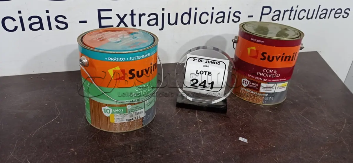LOTE 241 - 02 LATAS DE TINTA ESMALTE PARA MADEIRAS E METAIS DE 3,6L NA COR BRILHANTE AMARELO OURO MARCA SUVINIL. (NO ESTADO) ATENÇÃO! FAZER A VISITAÇÃO ANTES DE ARREMATAR, NÃO SABEMOS SE FUNCIONA, LEILÃO NÃO TEM GARANTIA E NEM DEVOLUÇÃO, SUJEITO A POSSÍVEIS AVARIAS VISÍVEIS/OCULTAS E/OU AUSÊNCIA DE COMPONENTES.