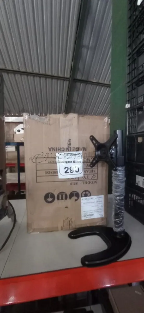 LOTE 290 - 06 SUPORTES DE MONITOR MARCA DATEN. (NO ESTADO) ATENÇÃO! FAZER A VISITAÇÃO ANTES DE ARREMATAR, NÃO SABEMOS SE FUNCIONA, LEILÃO NÃO TEM GARANTIA E NEM DEVOLUÇÃO, SUJEITO A POSSÍVEIS AVARIAS VISÍVEIS/OCULTAS E/OU AUSÊNCIA DE COMPONENTES.