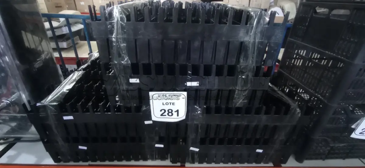 LOTE 281 - 01 LOTE COM GRANDE QUANTIDADE DE SUPORTES PARA HD RESISTENTES. (NO ESTADO) ATENÇÃO! FAZER A VISITAÇÃO ANTES DE ARREMATAR, NÃO SABEMOS SE FUNCIONA, LEILÃO NÃO TEM GARANTIA E NEM DEVOLUÇÃO, SUJEITO A POSSÍVEIS AVARIAS VISÍVEIS/OCULTAS E/OU AUSÊNCIA DE COMPONENTES.