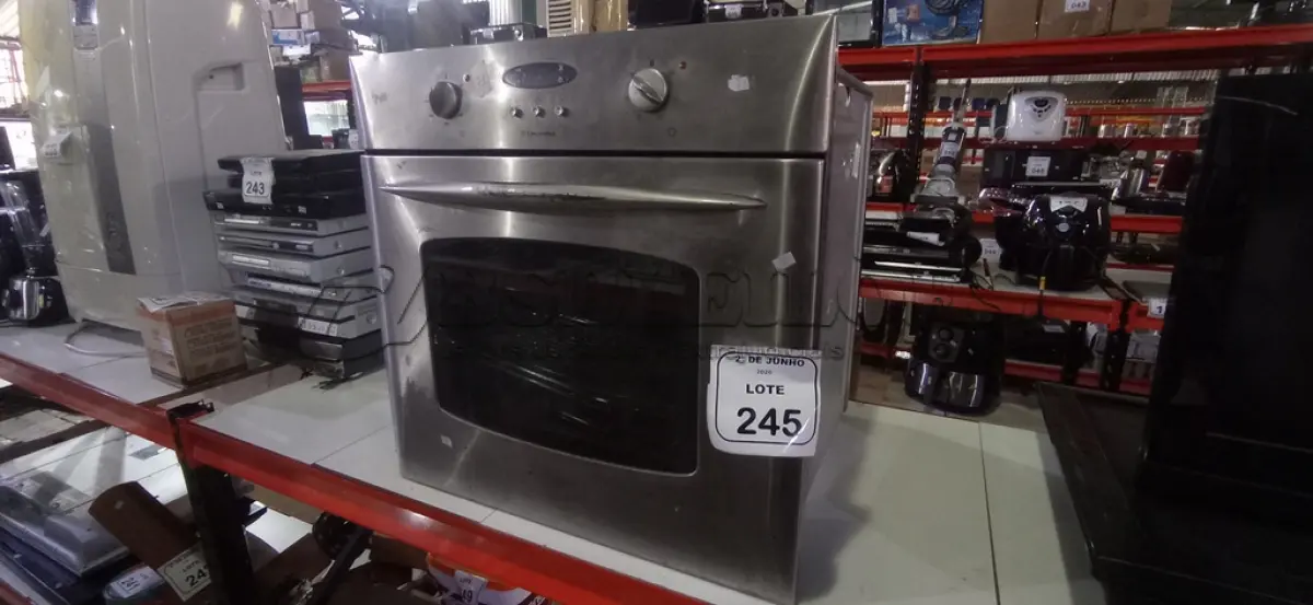 LOTE 245 - 01 FORNO DE EMBUTIR MARCA ELECTROLUX. (NO ESTADO) ATENÇÃO! FAZER A VISITAÇÃO ANTES DE ARREMATAR, NÃO SABEMOS SE FUNCIONA, LEILÃO NÃO TEM GARANTIA E NEM DEVOLUÇÃO, SUJEITO A POSSÍVEIS AVARIAS VISÍVEIS/OCULTAS E/OU AUSÊNCIA DE COMPONENTES.