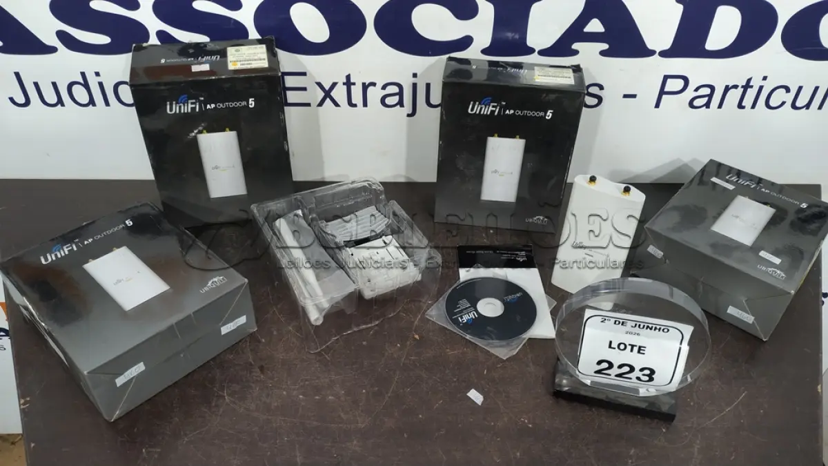 LOTE 223 - 04 ROTEADORES MODELO AP OUTDOOR 5 MARCA UNIFI. (NO ESTADO) ATENÇÃO! FAZER A VISITAÇÃO ANTES DE ARREMATAR, NÃO SABEMOS SE FUNCIONA, LEILÃO NÃO TEM GARANTIA E NEM DEVOLUÇÃO, SUJEITO A POSSÍVEIS AVARIAS VISÍVEIS/OCULTAS E/OU AUSÊNCIA DE COMPONENTES.