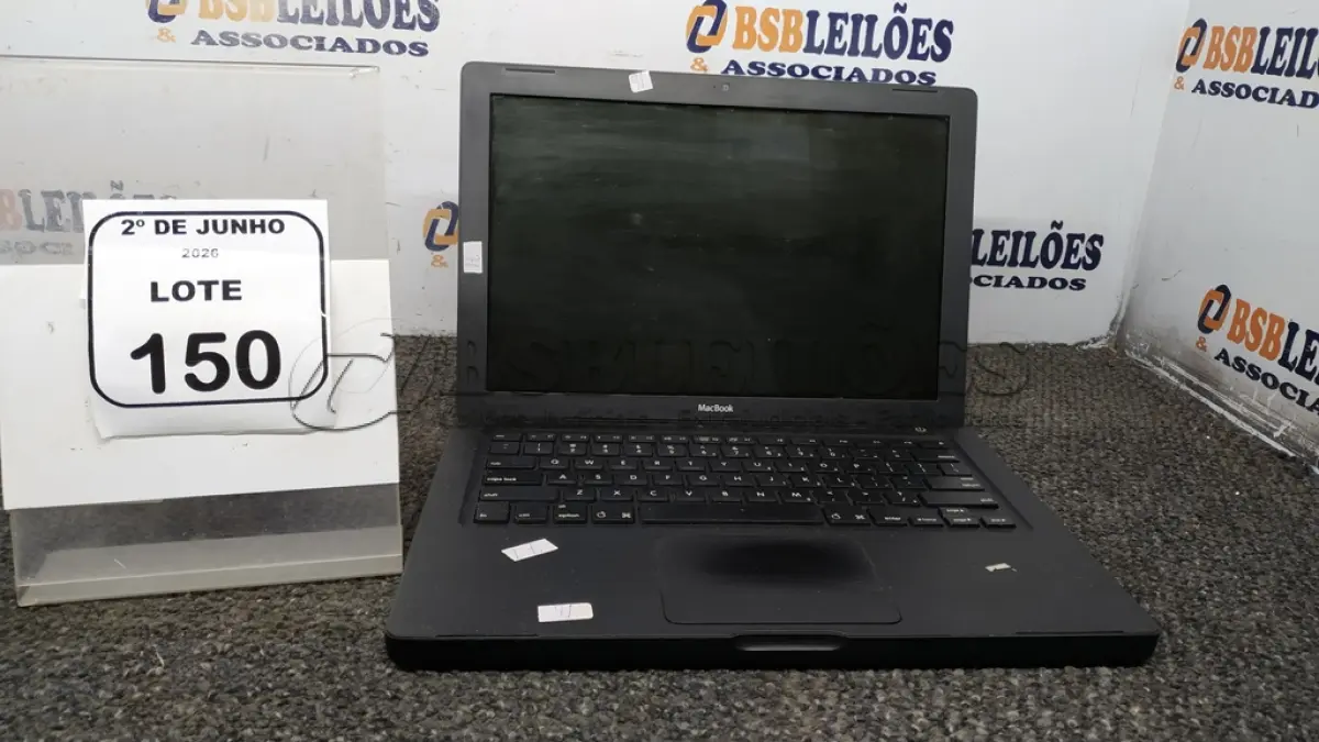 LOTE 150 - 01 MACBOOK APPLE SEM FONTE. (NO ESTADO) ATENÇÃO! FAZER A VISITAÇÃO ANTES DE ARREMATAR, NÃO SABEMOS SE FUNCIONA, LEILÃO NÃO TEM GARANTIA E NEM DEVOLUÇÃO, SUJEITO A POSSÍVEIS AVARIAS VISÍVEIS/OCULTAS E/OU AUSÊNCIA DE COMPONENTES.