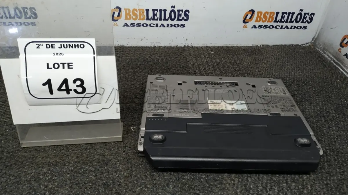 LOTE 143 - 01 NOTEBOOK MARCA DELL SEM FONTE. (NO ESTADO) ATENÇÃO! FAZER A VISITAÇÃO ANTES DE ARREMATAR, NÃO SABEMOS SE FUNCIONA, LEILÃO NÃO TEM GARANTIA E NEM DEVOLUÇÃO, SUJEITO A POSSÍVEIS AVARIAS VISÍVEIS/OCULTAS E/OU AUSÊNCIA DE COMPONENTES.