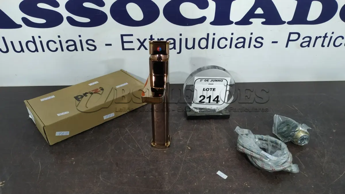 LOTE 214 - 01 TORNEIRA MISTURADOR MARCA PRIZI COM ACESSÓRIOS. (NO ESTADO) ATENÇÃO! FAZER A VISITAÇÃO ANTES DE ARREMATAR, NÃO SABEMOS SE FUNCIONA, LEILÃO NÃO TEM GARANTIA E NEM DEVOLUÇÃO, SUJEITO A POSSÍVEIS AVARIAS VISÍVEIS/OCULTAS E/OU AUSÊNCIA DE COMPONENTES.