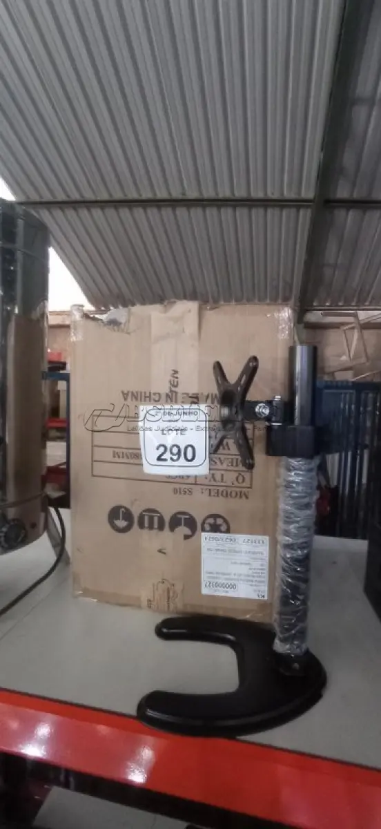 LOTE 290 - 06 SUPORTES DE MONITOR MARCA DATEN. (NO ESTADO) ATENÇÃO! FAZER A VISITAÇÃO ANTES DE ARREMATAR, NÃO SABEMOS SE FUNCIONA, LEILÃO NÃO TEM GARANTIA E NEM DEVOLUÇÃO, SUJEITO A POSSÍVEIS AVARIAS VISÍVEIS/OCULTAS E/OU AUSÊNCIA DE COMPONENTES.