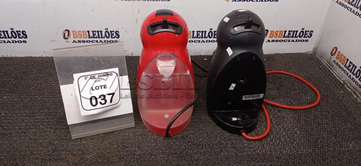 LOTE 037 - 02 CAFETEIRAS MARCA ARNO INCOMPLETAS. (NO ESTADO) ATENÇÃO! FAZER A VISITAÇÃO ANTES DE ARREMATAR, NÃO SABEMOS SE FUNCIONA, LEILÃO NÃO TEM GARANTIA E NEM DEVOLUÇÃO, SUJEITO A POSSÍVEIS AVARIAS VISÍVEIS/OCULTAS E/OU AUSÊNCIA DE COMPONENTES.