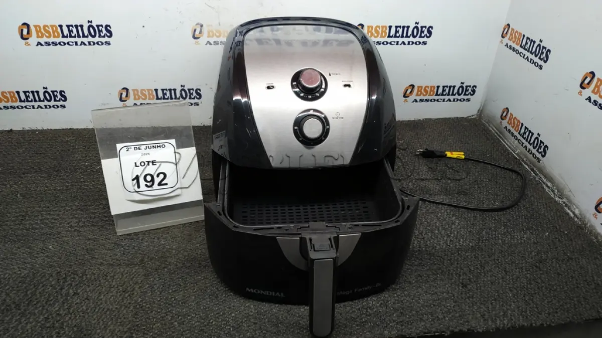 LOTE 192 - 01 AIR FRYER 8L 220V MARCA MONDIAL. (NO ESTADO) ATENÇÃO! FAZER A VISITAÇÃO ANTES DE ARREMATAR, NÃO SABEMOS SE FUNCIONA, LEILÃO NÃO TEM GARANTIA E NEM DEVOLUÇÃO, SUJEITO A POSSÍVEIS AVARIAS VISÍVEIS/OCULTAS E/OU AUSÊNCIA DE COMPONENTES.