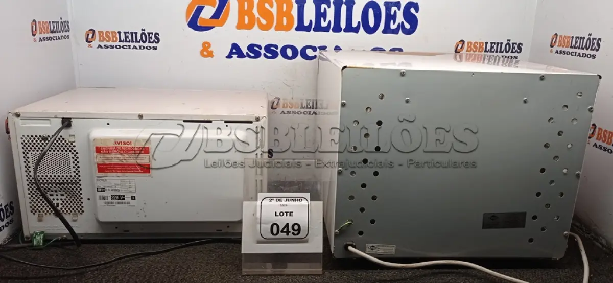 LOTE 049 - 01 MICRO-ONDAS 220V MARCA ELECTROLUX E 01 FORNO 220V LAYN. (NO ESTADO) ATENÇÃO! FAZER A VISITAÇÃO ANTES DE ARREMATAR, NÃO SABEMOS SE FUNCIONA, LEILÃO NÃO TEM GARANTIA E NEM DEVOLUÇÃO, SUJEITO A POSSÍVEIS AVARIAS VISÍVEIS/OCULTAS E/OU AUSÊNCIA DE COMPONENTES.