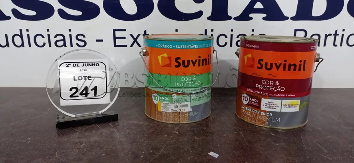 LOTE 241 - 02 LATAS DE TINTA ESMALTE PARA MADEIRAS E METAIS DE 3,6L NA COR BRILHANTE AMARELO OURO MARCA SUVINIL. (NO ESTADO) ATENÇÃO! FAZER A VISITAÇÃO ANTES DE ARREMATAR, NÃO SABEMOS SE FUNCIONA, LEILÃO NÃO TEM GARANTIA E NEM DEVOLUÇÃO, SUJEITO A POSSÍVEIS AVARIAS VISÍVEIS/OCULTAS E/OU AUSÊNCIA DE COMPONENTES.