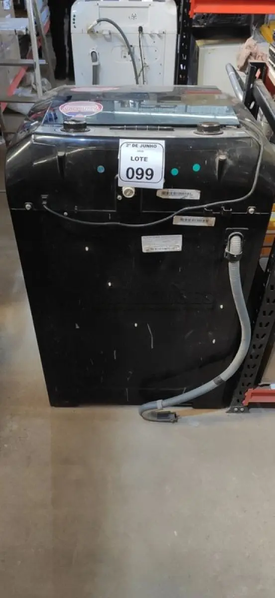 LOTE 099 - 01 MÁQUINA DE LAVAR ROUPAS 11KG 220V MARCA COLORMAQ. (NO ESTADO) ATENÇÃO! FAZER A VISITAÇÃO ANTES DE ARREMATAR, NÃO SABEMOS SE FUNCIONA, LEILÃO NÃO TEM GARANTIA E NEM DEVOLUÇÃO, SUJEITO A POSSÍVEIS AVARIAS VISÍVEIS/OCULTAS E/OU AUSÊNCIA DE COMPONENTES.