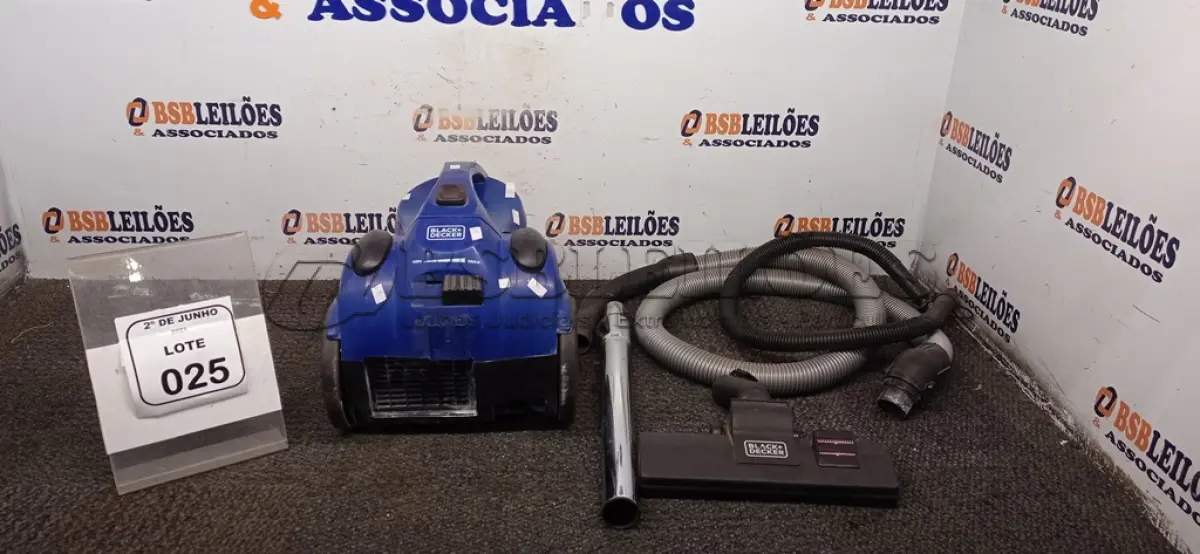 LOTE 025 - 01 ASPIRADOR DE PÓ MARCA BLACK DECKER. (NO ESTADO) ATENÇÃO! FAZER A VISITAÇÃO ANTES DE ARREMATAR, NÃO SABEMOS SE FUNCIONA, LEILÃO NÃO TEM GARANTIA E NEM DEVOLUÇÃO, SUJEITO A POSSÍVEIS AVARIAS VISÍVEIS/OCULTAS E/OU AUSÊNCIA DE COMPONENTES.