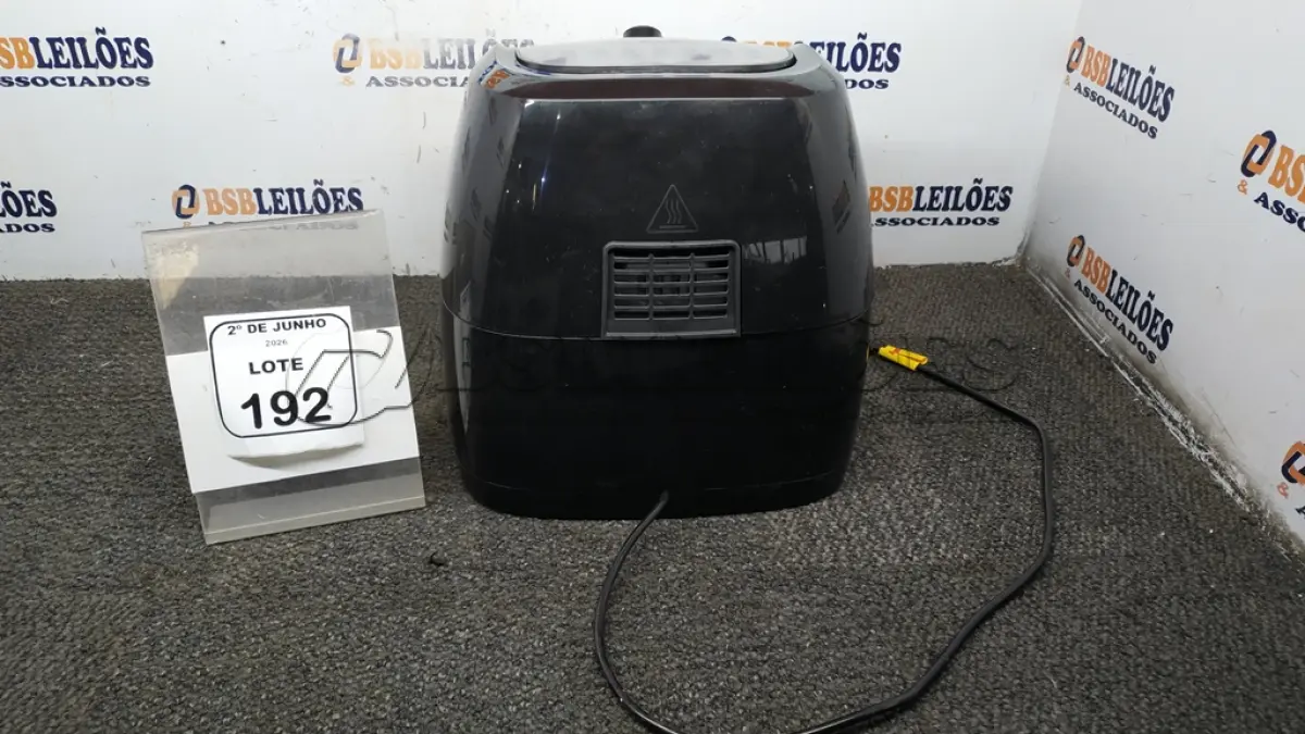 LOTE 192 - 01 AIR FRYER 8L 220V MARCA MONDIAL. (NO ESTADO) ATENÇÃO! FAZER A VISITAÇÃO ANTES DE ARREMATAR, NÃO SABEMOS SE FUNCIONA, LEILÃO NÃO TEM GARANTIA E NEM DEVOLUÇÃO, SUJEITO A POSSÍVEIS AVARIAS VISÍVEIS/OCULTAS E/OU AUSÊNCIA DE COMPONENTES.