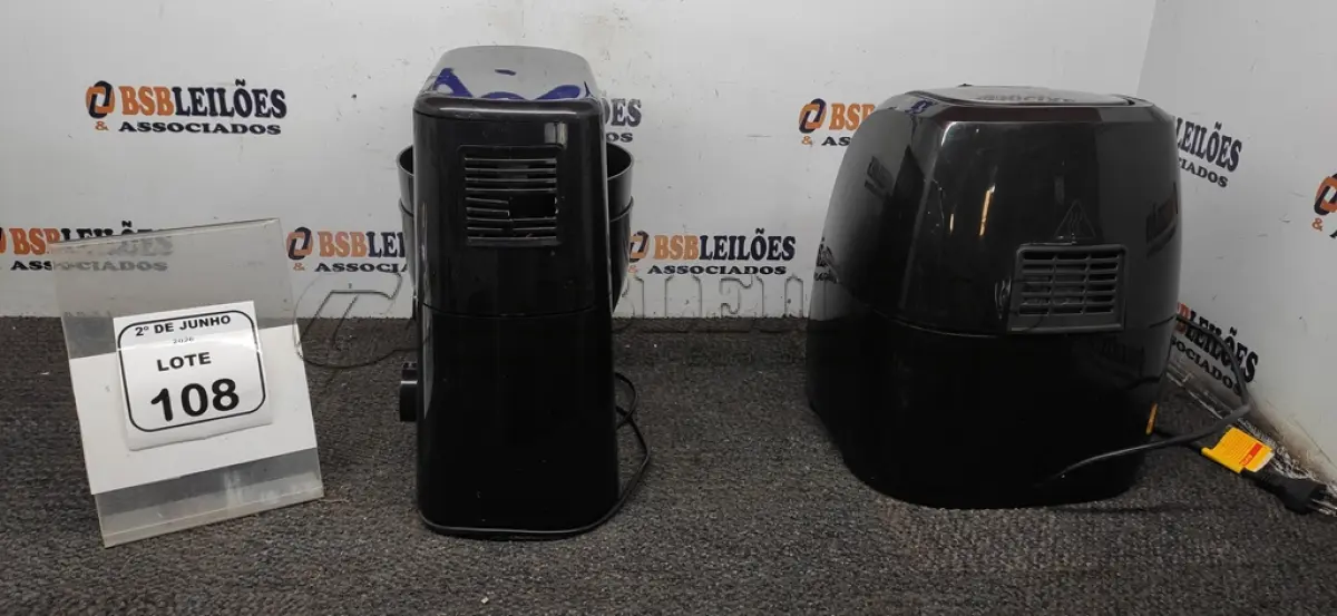 LOTE 108 - 01 BATEDEIRA PLANETÁRIA 220V MARCA MONDIAL E 01 AIR FRYER 5L 220V MARCA MONDIA. (NO ESTADO) ATENÇÃO! FAZER A VISITAÇÃO ANTES DE ARREMATAR, NÃO SABEMOS SE FUNCIONA, LEILÃO NÃO TEM GARANTIA E NEM DEVOLUÇÃO, SUJEITO A POSSÍVEIS AVARIAS VISÍVEIS/OCULTAS E/OU AUSÊNCIA DE COMPONENTES.