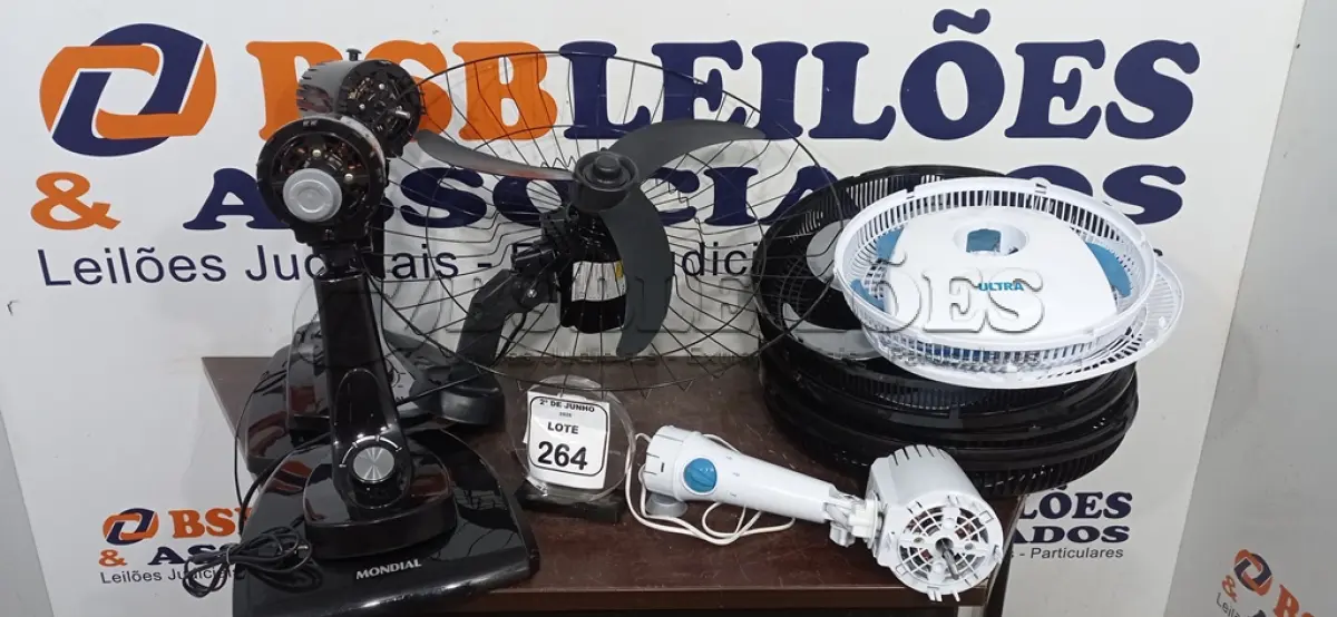 LOTE 264 - 05 VENTILADORES 220V MARCA MONDIAL DESMONTADOS. (NO ESTADO) ATENÇÃO! FAZER A VISITAÇÃO ANTES DE ARREMATAR, NÃO SABEMOS SE FUNCIONA, LEILÃO NÃO TEM GARANTIA E NEM DEVOLUÇÃO, SUJEITO A POSSÍVEIS AVARIAS VISÍVEIS/OCULTAS E/OU AUSÊNCIA DE COMPONENTES.