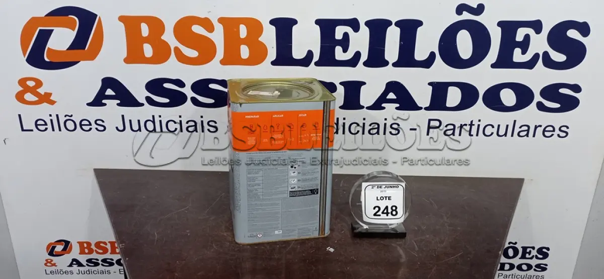LOTE 248 - 01 LATA DE TEXTURA TEXTURATTO PREMIUM 28KG EXTERIOR/INTERIOR COR EFEITO BRILHO PRETO MARCA SUVINIL. (NO ESTADO) ATENÇÃO! FAZER A VISITAÇÃO ANTES DE ARREMATAR, NÃO SABEMOS SE FUNCIONA, LEILÃO NÃO TEM GARANTIA E NEM DEVOLUÇÃO, SUJEITO A POSSÍVEIS AVARIAS VISÍVEIS/OCULTAS E/OU AUSÊNCIA DE COMPONENTES.