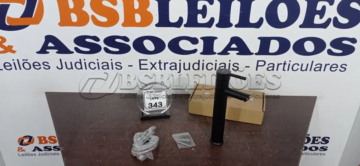 LOTE 343 - 01 TORNEIRA MISTURADOR MARCA PRIZI COM ACESSÓRIOS. (NO ESTADO) ATENÇÃO! FAZER A VISITAÇÃO ANTES DE ARREMATAR, NÃO SABEMOS SE FUNCIONA, LEILÃO NÃO TEM GARANTIA E NEM DEVOLUÇÃO, SUJEITO A POSSÍVEIS AVARIAS VISÍVEIS/OCULTAS E/OU AUSÊNCIA DE COMPONENTES.