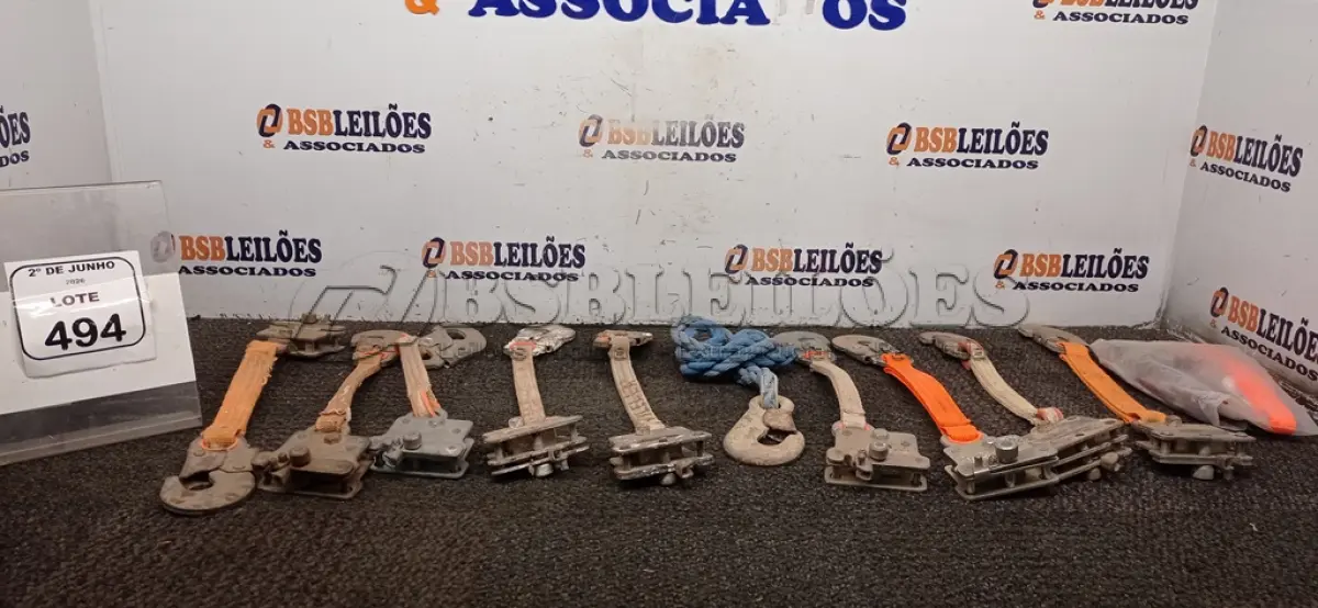 LOTE 494 - 11 TRAVAQUEDAS. (NO ESTADO) ATENÇÃO! FAZER A VISITAÇÃO ANTES DE ARREMATAR, NÃO SABEMOS SE FUNCIONA, LEILÃO NÃO TEM GARANTIA E NEM DEVOLUÇÃO, SUJEITO A POSSÍVEIS AVARIAS VISÍVEIS/OCULTAS E/OU AUSÊNCIA DE COMPONENTES.