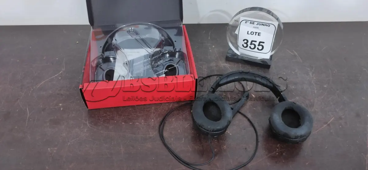 LOTE 355 - 01 HEADSET GAMER CLOUD STINGER MARCA HYPERX. (NO ESTADO) ATENÇÃO! FAZER A VISITAÇÃO ANTES DE ARREMATAR, NÃO SABEMOS SE FUNCIONA, LEILÃO NÃO TEM GARANTIA E NEM DEVOLUÇÃO, SUJEITO A POSSÍVEIS AVARIAS VISÍVEIS/OCULTAS E/OU AUSÊNCIA DE COMPONENTES.