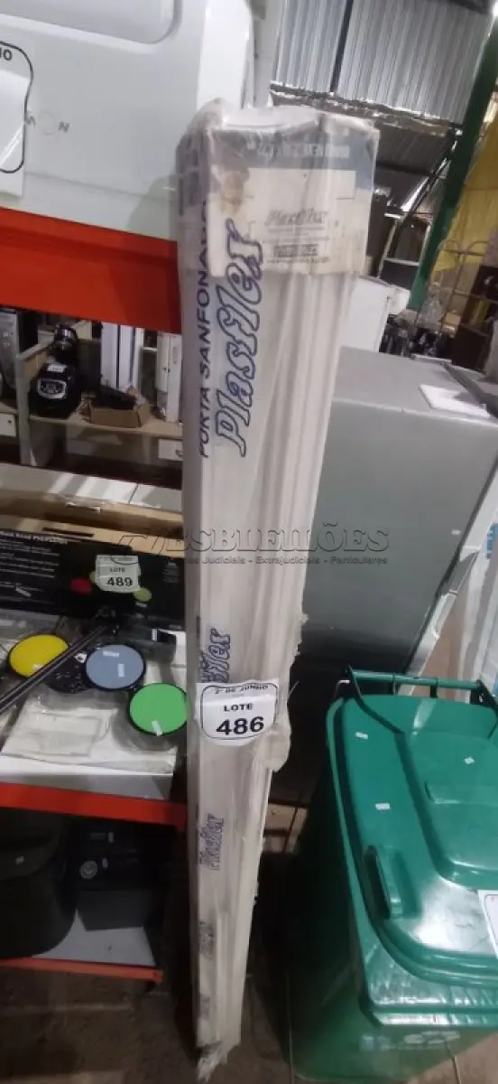 LOTE 486 - 01 PORTA SANFONADA PVC DE 0,86X2,10 NA COR BRANCA MARCA PLASTILIT. (NO ESTADO) ATENÇÃO! FAZER A VISITAÇÃO ANTES DE ARREMATAR, NÃO SABEMOS SE FUNCIONA, LEILÃO NÃO TEM GARANTIA E NEM DEVOLUÇÃO, SUJEITO A POSSÍVEIS AVARIAS VISÍVEIS/OCULTAS E/OU AUSÊNCIA DE COMPONENTES.