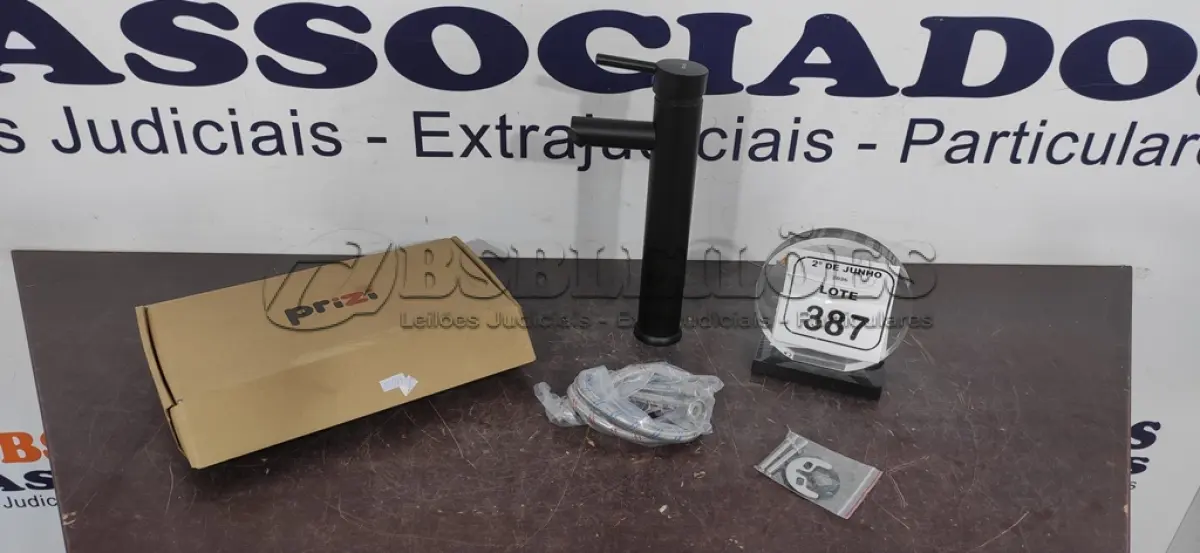 LOTE 387 - 01 TORNEIRA MISTURADOR MARCA PRIZI COM ACESSÓRIOS. (NO ESTADO) ATENÇÃO! FAZER A VISITAÇÃO ANTES DE ARREMATAR, NÃO SABEMOS SE FUNCIONA, LEILÃO NÃO TEM GARANTIA E NEM DEVOLUÇÃO, SUJEITO A POSSÍVEIS AVARIAS VISÍVEIS/OCULTAS E/OU AUSÊNCIA DE COMPONENTES.