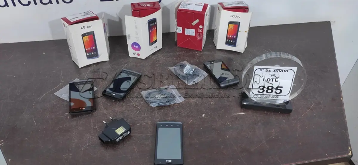 LOTE 385 - 04 CELULARES MODELO JOY MARCA LG MARCA LG. (NO ESTADO) ATENÇÃO! FAZER A VISITAÇÃO ANTES DE ARREMATAR, NÃO SABEMOS SE FUNCIONA, LEILÃO NÃO TEM GARANTIA E NEM DEVOLUÇÃO, SUJEITO A POSSÍVEIS AVARIAS VISÍVEIS/OCULTAS E/OU AUSÊNCIA DE COMPONENTES.