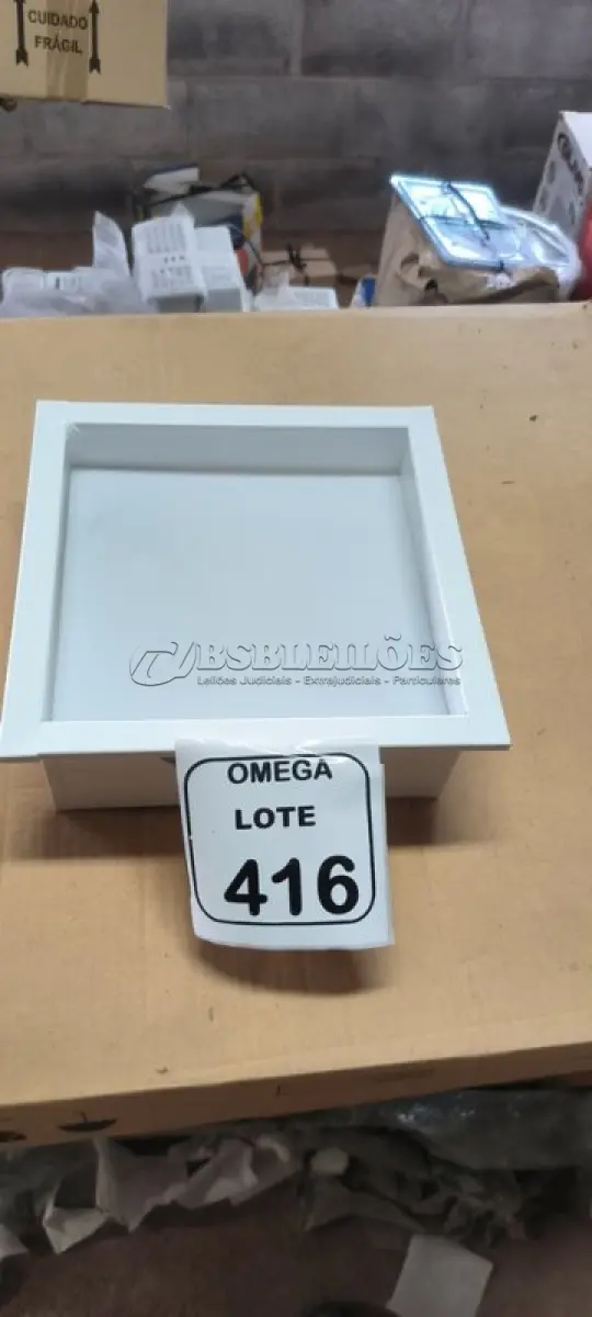 LOTE 416 - 01 LUMINÁRIA PLAFON LED QUADRADA DE EMBUTIR - 20X20. (NO ESTADO EM QUE SE ENCONTRA. SUJEITO A AVARIAS OCULTAS/VISÍVEIS.)