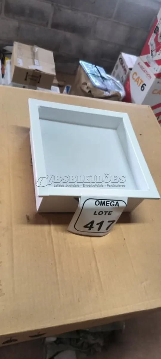 LOTE 417 - 01 LUMINÁRIA PLAFON LED QUADRADA DE EMBUTIR - 25X25. (NO ESTADO EM QUE SE ENCONTRA. SUJEITO A AVARIAS OCULTAS/VISÍVEIS.)