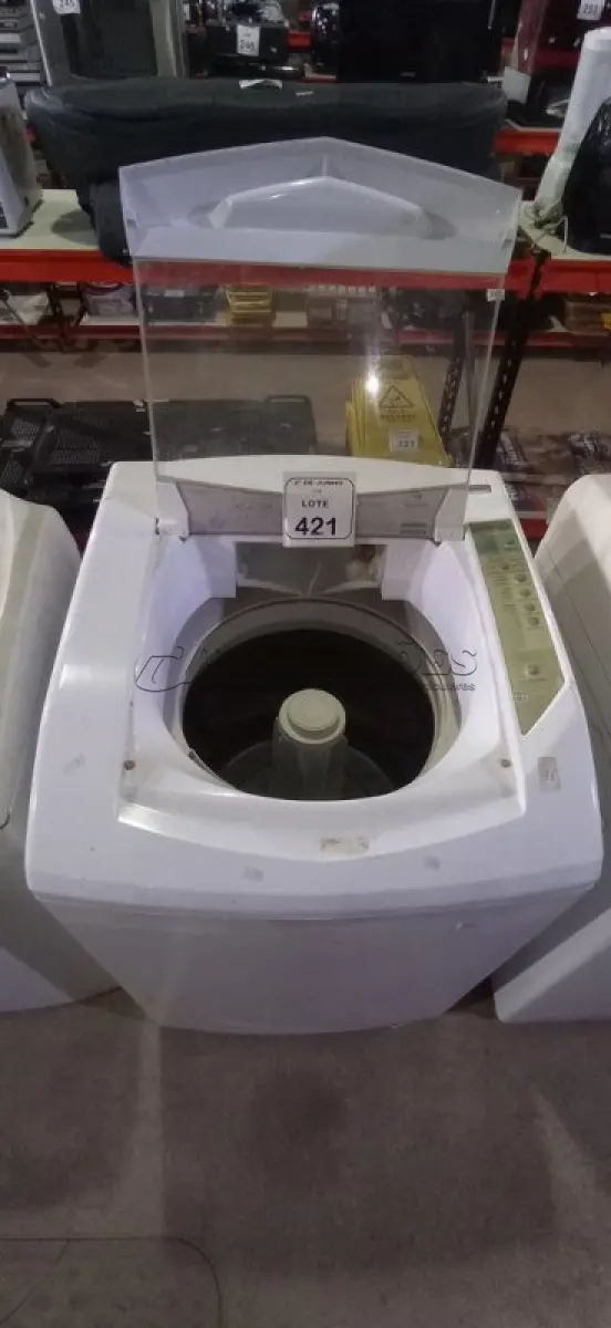 LOTE 421 - 01 MÁQUINA DE LAVAR 8KG 220V MARCA BRASTEMP. (NO ESTADO) ATENÇÃO! FAZER A VISITAÇÃO ANTES DE ARREMATAR, NÃO SABEMOS SE FUNCIONA, LEILÃO NÃO TEM GARANTIA E NEM DEVOLUÇÃO, SUJEITO A POSSÍVEIS AVARIAS VISÍVEIS/OCULTAS E/OU AUSÊNCIA DE COMPONENTES.
