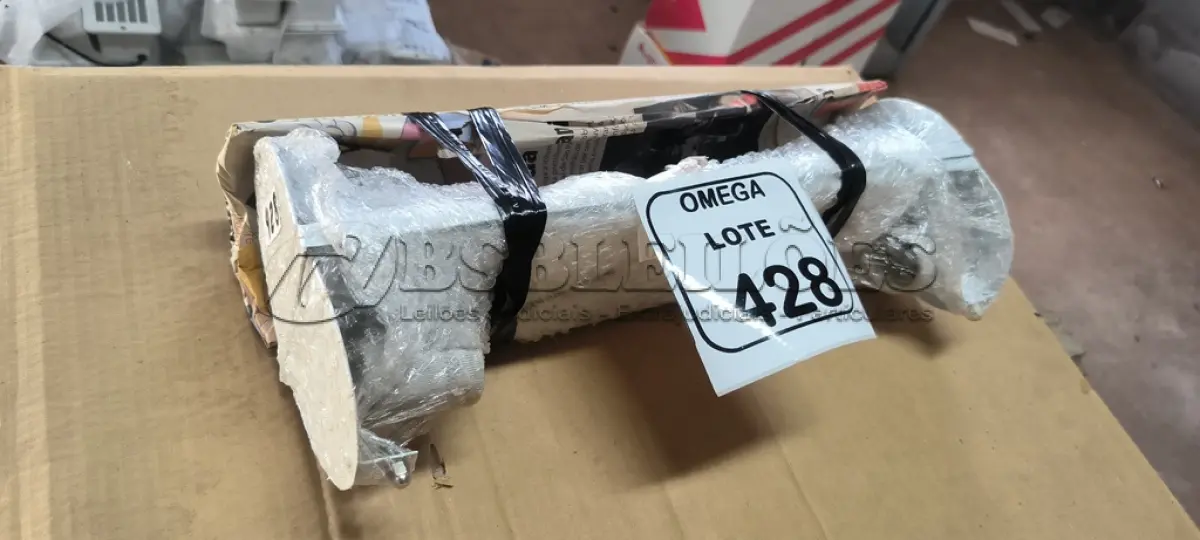 LOTE 428 - 02 ARANDELAS TASCHIBRA VIDRO EMBAU 40CM. (NO ESTADO EM QUE SE ENCONTRA. SUJEITO A AVARIAS OCULTAS/VISÍVEIS.)