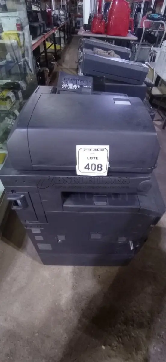 LOTE 408 - 01 COPIADORA TASKALFA 2551CI 110V MARCA KYOCERA. (NO ESTADO) ATENÇÃO! FAZER A VISITAÇÃO ANTES DE ARREMATAR, NÃO SABEMOS SE FUNCIONA, LEILÃO NÃO TEM GARANTIA E NEM DEVOLUÇÃO, SUJEITO A POSSÍVEIS AVARIAS VISÍVEIS/OCULTAS E/OU AUSÊNCIA DE COMPONENTES.
