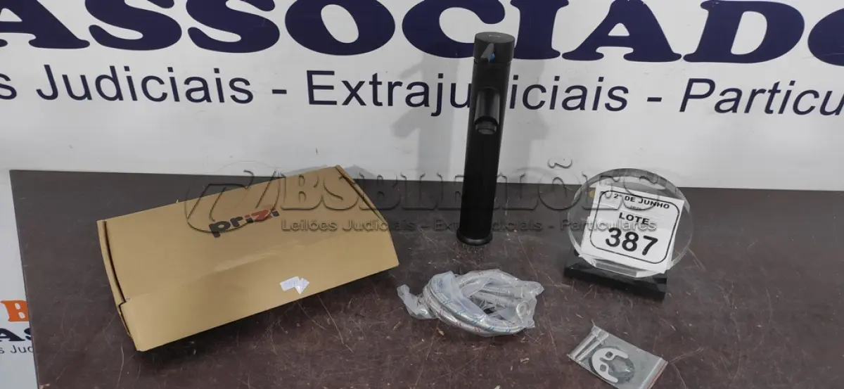 LOTE 387 - 01 TORNEIRA MISTURADOR MARCA PRIZI COM ACESSÓRIOS. (NO ESTADO) ATENÇÃO! FAZER A VISITAÇÃO ANTES DE ARREMATAR, NÃO SABEMOS SE FUNCIONA, LEILÃO NÃO TEM GARANTIA E NEM DEVOLUÇÃO, SUJEITO A POSSÍVEIS AVARIAS VISÍVEIS/OCULTAS E/OU AUSÊNCIA DE COMPONENTES.