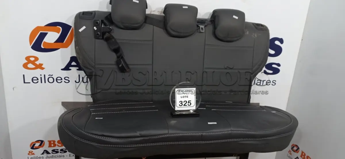 LOTE 325 - 01 ASSENTO COM ENCOSTO AUTOMOTIVO. (NO ESTADO) ATENÇÃO! FAZER A VISITAÇÃO ANTES DE ARREMATAR, NÃO SABEMOS SE FUNCIONA, LEILÃO NÃO TEM GARANTIA E NEM DEVOLUÇÃO, SUJEITO A POSSÍVEIS AVARIAS VISÍVEIS/OCULTAS E/OU AUSÊNCIA DE COMPONENTES.