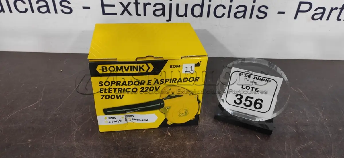 LOTE 356 - 01 SOPRADOR E ASPIRADOR ELÉTRICO 700W 220V (NOVO). (NO ESTADO) ATENÇÃO! FAZER A VISITAÇÃO ANTES DE ARREMATAR, NÃO SABEMOS SE FUNCIONA, LEILÃO NÃO TEM GARANTIA E NEM DEVOLUÇÃO, SUJEITO A POSSÍVEIS AVARIAS VISÍVEIS/OCULTAS E/OU AUSÊNCIA DE COMPONENTES.
