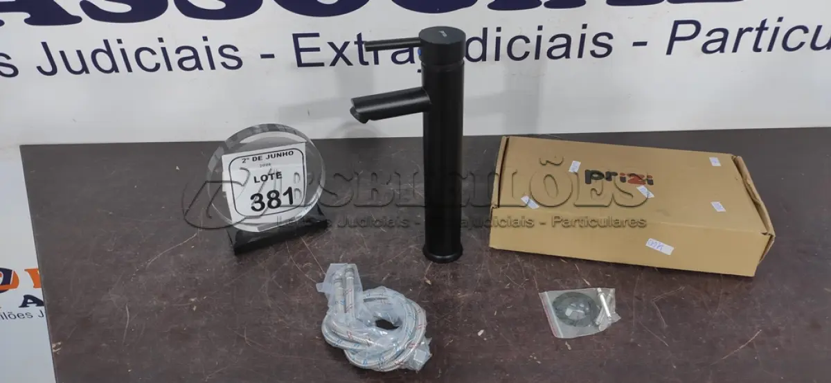 LOTE 381 - 01 TORNEIRA MISTURADOR MARCA PRIZI COM ACESSÓRIOS. (NO ESTADO) ATENÇÃO! FAZER A VISITAÇÃO ANTES DE ARREMATAR, NÃO SABEMOS SE FUNCIONA, LEILÃO NÃO TEM GARANTIA E NEM DEVOLUÇÃO, SUJEITO A POSSÍVEIS AVARIAS VISÍVEIS/OCULTAS E/OU AUSÊNCIA DE COMPONENTES.