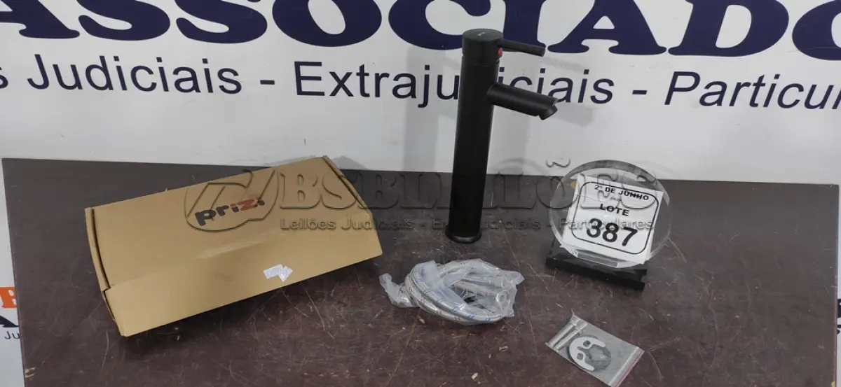 LOTE 387 - 01 TORNEIRA MISTURADOR MARCA PRIZI COM ACESSÓRIOS. (NO ESTADO) ATENÇÃO! FAZER A VISITAÇÃO ANTES DE ARREMATAR, NÃO SABEMOS SE FUNCIONA, LEILÃO NÃO TEM GARANTIA E NEM DEVOLUÇÃO, SUJEITO A POSSÍVEIS AVARIAS VISÍVEIS/OCULTAS E/OU AUSÊNCIA DE COMPONENTES.