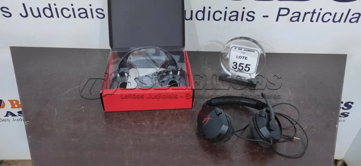 LOTE 355 - 01 HEADSET GAMER CLOUD STINGER MARCA HYPERX. (NO ESTADO) ATENÇÃO! FAZER A VISITAÇÃO ANTES DE ARREMATAR, NÃO SABEMOS SE FUNCIONA, LEILÃO NÃO TEM GARANTIA E NEM DEVOLUÇÃO, SUJEITO A POSSÍVEIS AVARIAS VISÍVEIS/OCULTAS E/OU AUSÊNCIA DE COMPONENTES.