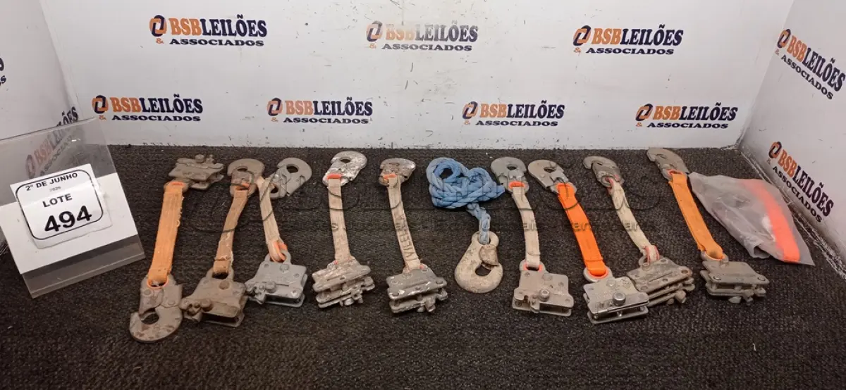 LOTE 494 - 11 TRAVAQUEDAS. (NO ESTADO) ATENÇÃO! FAZER A VISITAÇÃO ANTES DE ARREMATAR, NÃO SABEMOS SE FUNCIONA, LEILÃO NÃO TEM GARANTIA E NEM DEVOLUÇÃO, SUJEITO A POSSÍVEIS AVARIAS VISÍVEIS/OCULTAS E/OU AUSÊNCIA DE COMPONENTES.