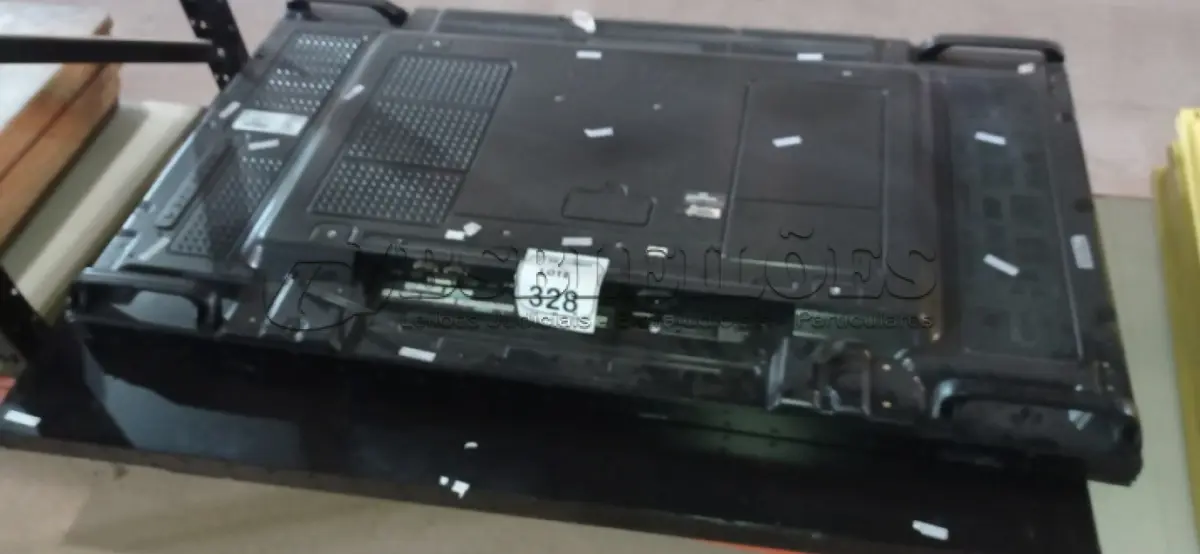 LOTE 328 - 02 PAINÉIS DE PROPAGANDA DE 55’’ MARCA LG. (NO ESTADO) ATENÇÃO! FAZER A VISITAÇÃO ANTES DE ARREMATAR, NÃO SABEMOS SE FUNCIONA, LEILÃO NÃO TEM GARANTIA E NEM DEVOLUÇÃO, SUJEITO A POSSÍVEIS AVARIAS VISÍVEIS/OCULTAS E/OU AUSÊNCIA DE COMPONENTES.