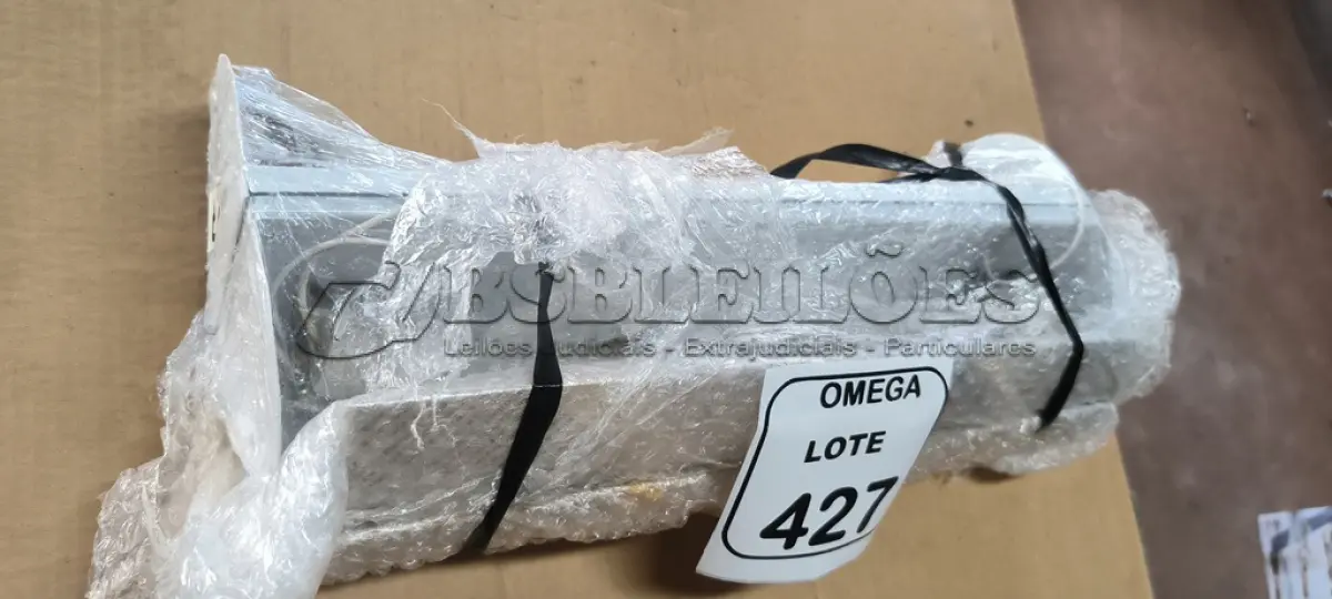 LOTE 427 - 02 ARANDELAS TASCHIBRA VIDRO EMBAU 40CM. (NO ESTADO EM QUE SE ENCONTRA. SUJEITO A AVARIAS OCULTAS/VISÍVEIS.)
