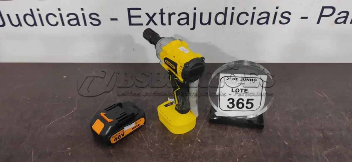 LOTE 365 - 01 CHAVE IMPACTO MARCA BOMVINK 48V. (NO ESTADO) ATENÇÃO! FAZER A VISITAÇÃO ANTES DE ARREMATAR, NÃO SABEMOS SE FUNCIONA, LEILÃO NÃO TEM GARANTIA E NEM DEVOLUÇÃO, SUJEITO A POSSÍVEIS AVARIAS VISÍVEIS/OCULTAS E/OU AUSÊNCIA DE COMPONENTES.