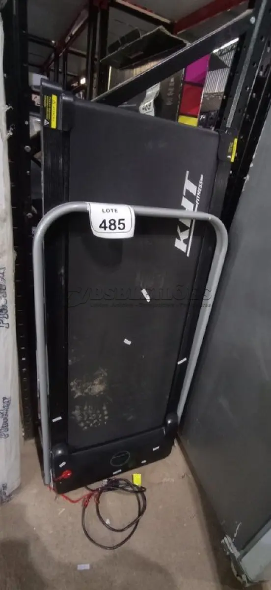 LOTE 485 - 01 ESTEIRA MODELO KHT-CI INCOMPLETA. (NO ESTADO) ATENÇÃO! FAZER A VISITAÇÃO ANTES DE ARREMATAR, NÃO SABEMOS SE FUNCIONA, LEILÃO NÃO TEM GARANTIA E NEM DEVOLUÇÃO, SUJEITO A POSSÍVEIS AVARIAS VISÍVEIS/OCULTAS E/OU AUSÊNCIA DE COMPONENTES.