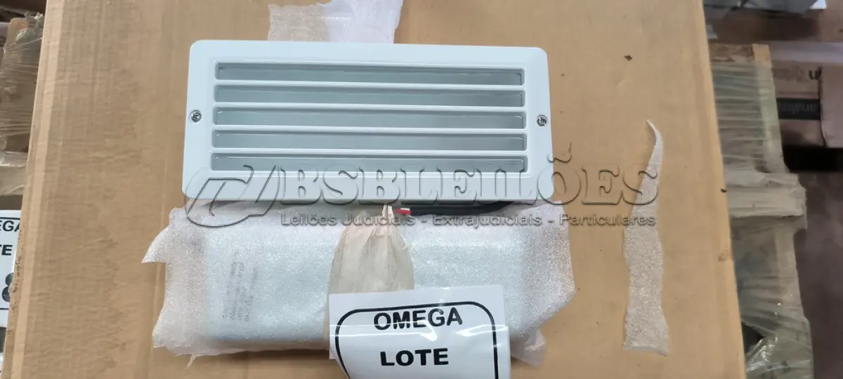 LOTE 434 - 04 LUMINÁRIAS DE EMBUTIR PARA ÁREAS MOLHADA 15 CM. (NO ESTADO EM QUE SE ENCONTRA. SUJEITO A AVARIAS OCULTAS/VISÍVEIS.)