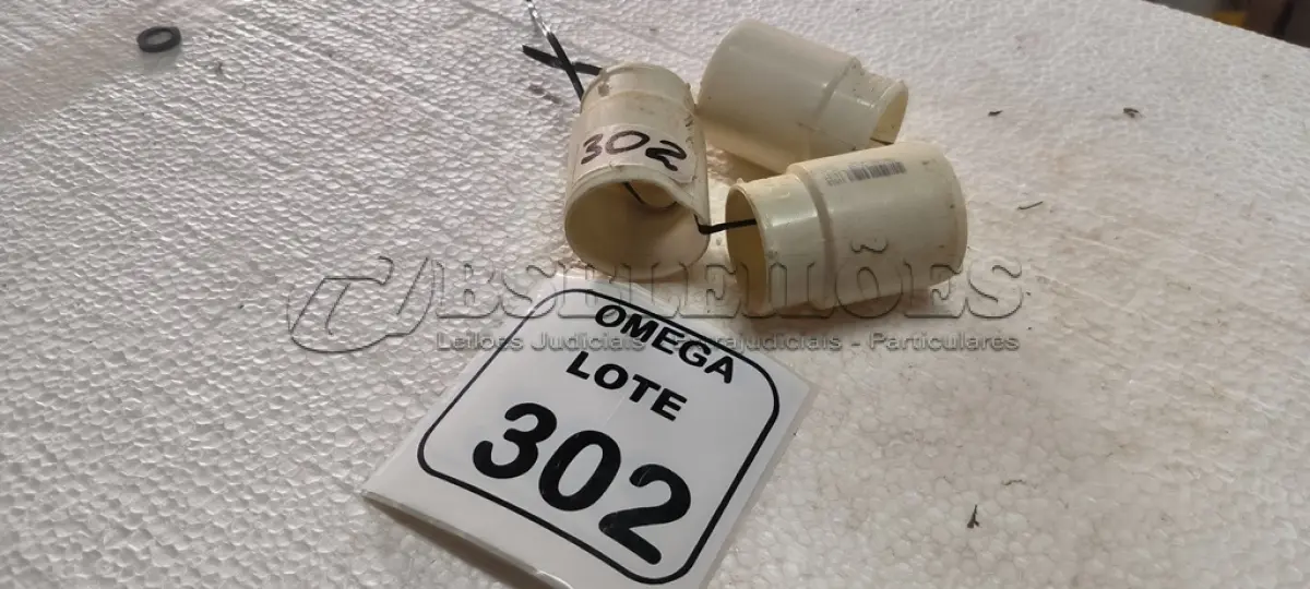 LOTE 302 - 03 BUCHAS EXCÊNTRICAS SOLD. DE REDUÇÃO CPVC - Ø 50X40MM. (NO ESTADO EM QUE SE ENCONTRA. SUJEITO A AVARIAS OCULTAS/VISÍVEIS.)