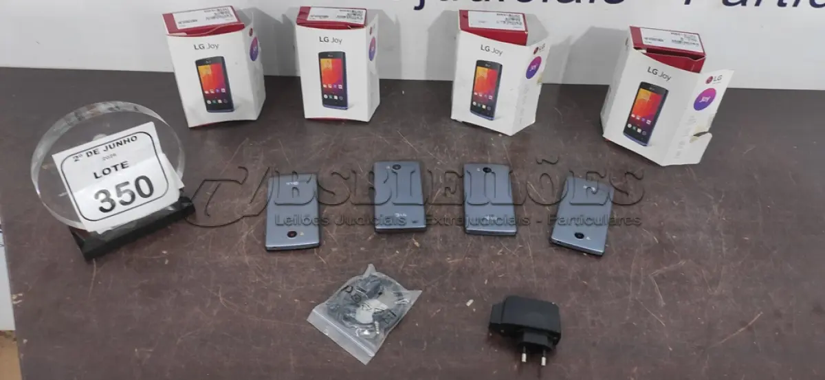 LOTE 350 - 04 CELULARES MODELO JOY MARCA LG MARCA LG. (NO ESTADO) ATENÇÃO! FAZER A VISITAÇÃO ANTES DE ARREMATAR, NÃO SABEMOS SE FUNCIONA, LEILÃO NÃO TEM GARANTIA E NEM DEVOLUÇÃO, SUJEITO A POSSÍVEIS AVARIAS VISÍVEIS/OCULTAS E/OU AUSÊNCIA DE COMPONENTES.