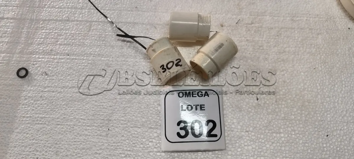LOTE 302 - 03 BUCHAS EXCÊNTRICAS SOLD. DE REDUÇÃO CPVC - Ø 50X40MM. (NO ESTADO EM QUE SE ENCONTRA. SUJEITO A AVARIAS OCULTAS/VISÍVEIS.)