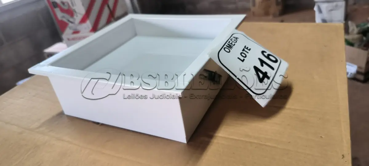 LOTE 416 - 01 LUMINÁRIA PLAFON LED QUADRADA DE EMBUTIR - 20X20. (NO ESTADO EM QUE SE ENCONTRA. SUJEITO A AVARIAS OCULTAS/VISÍVEIS.)