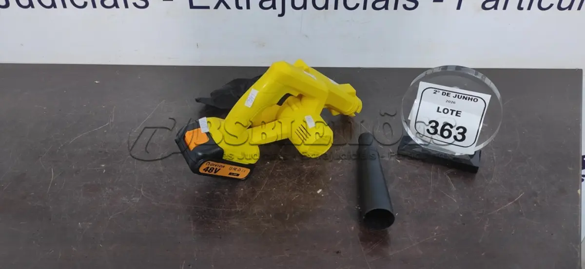 LOTE 363 - 01 SOPRADOR A BATERIA 48V MARCA BOMVINK. (NO ESTADO) ATENÇÃO! FAZER A VISITAÇÃO ANTES DE ARREMATAR, NÃO SABEMOS SE FUNCIONA, LEILÃO NÃO TEM GARANTIA E NEM DEVOLUÇÃO, SUJEITO A POSSÍVEIS AVARIAS VISÍVEIS/OCULTAS E/OU AUSÊNCIA DE COMPONENTES.