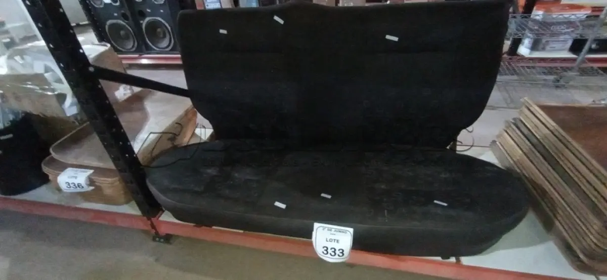 LOTE 333 - 01 ASSENTO COM ENCOSTO AUTOMOTIVO. (NO ESTADO) ATENÇÃO! FAZER A VISITAÇÃO ANTES DE ARREMATAR, NÃO SABEMOS SE FUNCIONA, LEILÃO NÃO TEM GARANTIA E NEM DEVOLUÇÃO, SUJEITO A POSSÍVEIS AVARIAS VISÍVEIS/OCULTAS E/OU AUSÊNCIA DE COMPONENTES.