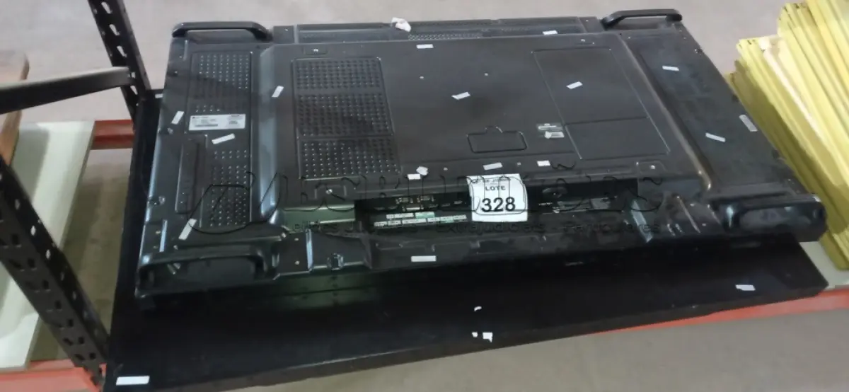 LOTE 328 - 02 PAINÉIS DE PROPAGANDA DE 55’’ MARCA LG. (NO ESTADO) ATENÇÃO! FAZER A VISITAÇÃO ANTES DE ARREMATAR, NÃO SABEMOS SE FUNCIONA, LEILÃO NÃO TEM GARANTIA E NEM DEVOLUÇÃO, SUJEITO A POSSÍVEIS AVARIAS VISÍVEIS/OCULTAS E/OU AUSÊNCIA DE COMPONENTES.